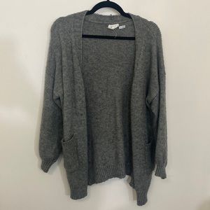 GREY KNIT CARDIGAN